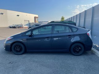 2015 Toyota Prius in Brossard, Quebec - 6 - w320h240px