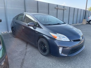 2015 Toyota Prius in Brossard, Quebec - 3 - w320h240px