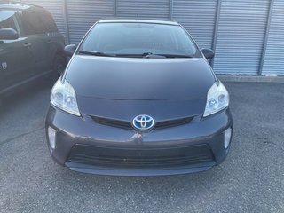 2015 Toyota Prius in Brossard, Quebec - 2 - w320h240px