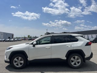 2019 Toyota RAV4 LE in Brossard, Quebec - 3 - w320h240px