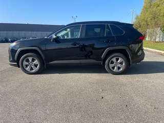 Toyota RAV4 XLE 2022 à Brossard, Québec - 2 - w320h240px