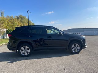 Toyota RAV4 XLE 2022 à Brossard, Québec - 4 - w320h240px