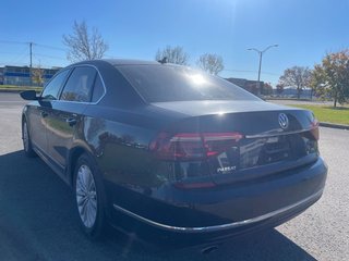 2017 Volkswagen Passat Comfortline in Brossard, Quebec - 2 - w320h240px