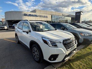 2022 Subaru Forester Touring in Laval, Quebec - 5 - w320h240px