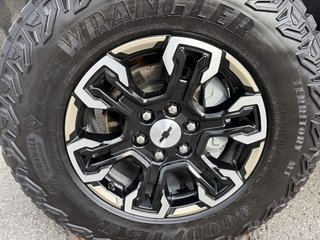 2023 Chevrolet Silverado 1500 ZR2 in Saint-Jérôme, Quebec - 6 - w320h240px