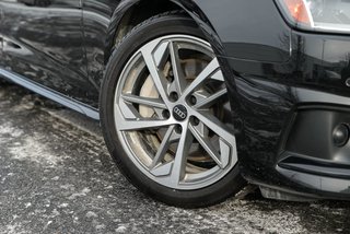 Audi A4 Sedan Komfort, AWD, Cuir Toit ouvrant Mags, Carplay 2024 à Sainte-Julie, Québec - 3 - w320h240px