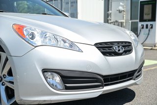 2011 Hyundai Genesis Coupe Premium in Sainte-Julie, Quebec - 2 - w320h240px