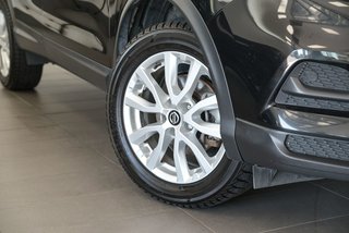 2020 Nissan Qashqai S AWD Sièges chauffants Caméra de recul Bluetooth in Sainte-Julie, Quebec - 3 - w320h240px