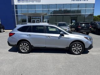 2018 Subaru Outback Premier in Kingston, Ontario - 4 - w320h240px