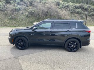 2025 Mitsubishi Outlander Plug-In Hybrid SEL in Kamloops, British Columbia - 5 - w320h240px