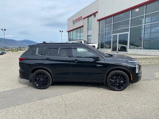 2025 Mitsubishi Outlander Plug-In Hybrid SEL in Kamloops, British Columbia - 2 - w320h240px