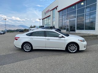 2015 Toyota Avalon in Kamloops, British Columbia - 2 - w320h240px