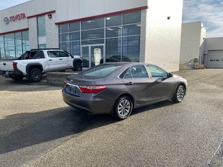 2017 Toyota Camry LE in Kamloops, British Columbia - 3 - w320h240px