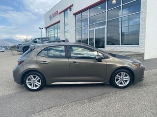 2019 Toyota Corolla Hatchback SE in Kamloops, British Columbia - 2 - w320h240px