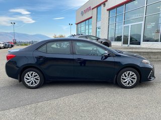 2018 Toyota Corolla SE in Kamloops, British Columbia - 2 - w320h240px