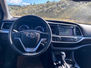 2015 Toyota Highlander Limited in Kamloops, British Columbia - 7 - w320h240px