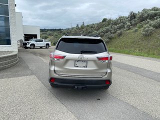 2016 Toyota Highlander XLE in Kamloops, British Columbia - 4 - w320h240px