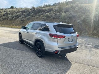 2019 Toyota Highlander SE in Kamloops, British Columbia - 4 - w320h240px