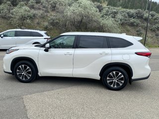 2020 Toyota Highlander XLE in Kamloops, British Columbia - 6 - w320h240px
