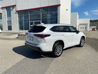 2022 Toyota Highlander Limited in Kamloops, British Columbia - 3 - w320h240px