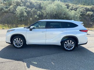 2022 Toyota Highlander Limited in Kamloops, British Columbia - 6 - w320h240px