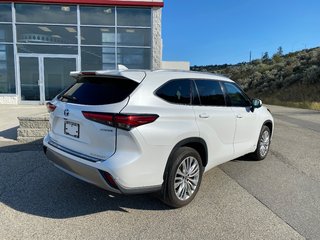 2023 Toyota Highlander Hybrid Limited in Kamloops, British Columbia - 2 - w320h240px