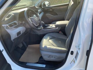 2023 Toyota Highlander Hybrid Limited in Kamloops, British Columbia - 7 - w320h240px