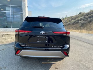 2023 Toyota Highlander Platinum in Kamloops, British Columbia - 5 - w320h240px