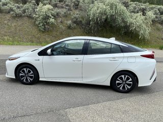 2018 Toyota Prius Prime in Kamloops, British Columbia - 6 - w320h240px