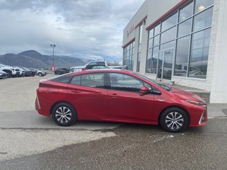 2020 Toyota PRIUS PRIME Technology in Kamloops, British Columbia - 2 - w320h240px