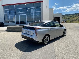 2018 Toyota Prius Touring in Kamloops, British Columbia - 3 - w320h240px