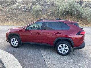 2020 Toyota RAV4 LE in Kamloops, British Columbia - 6 - w320h240px