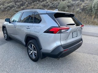 2021 Toyota RAV4 LE in Kamloops, British Columbia - 5 - w320h240px