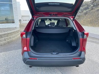2022 Toyota RAV4 Hybrid XLE in Kamloops, British Columbia - 4 - w320h240px