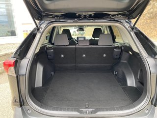 2022 Toyota RAV4 LE in Kamloops, British Columbia - 7 - w320h240px