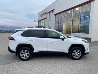 2022 Toyota RAV4 LE in Kamloops, British Columbia - 4 - w320h240px
