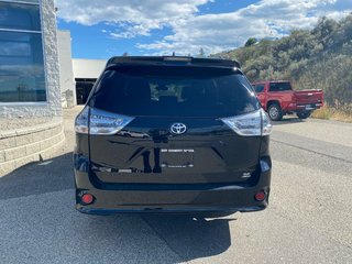 2020 Toyota Sienna SE in Kamloops, British Columbia - 2 - w320h240px