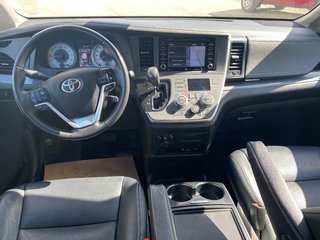 2020 Toyota Sienna SE in Kamloops, British Columbia - 7 - w320h240px