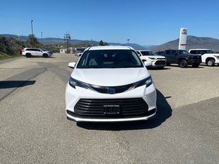 2022 Toyota Sienna LE AWD in Kamloops, British Columbia - 7 - w320h240px