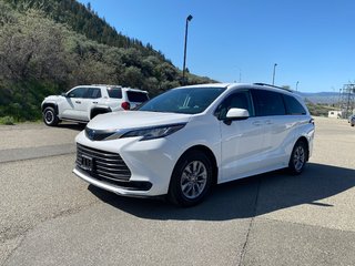 2022 Toyota Sienna LE AWD in Kamloops, British Columbia - 6 - w320h240px