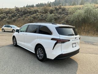 2025 Toyota Sienna LE in Kamloops, British Columbia - 5 - w320h240px