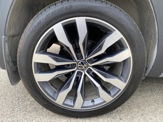 2023 Volkswagen Atlas Cross Sport Execline in Kamloops, British Columbia - 5 - w320h240px