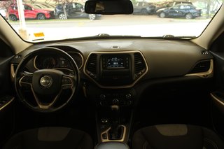 2018 Jeep Cherokee Sport 4x4 W / BACK UP CAMERA