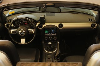 2010 Mazda MX-5 2dr Conv PRHT Man GT W / REVERSE CAMERA