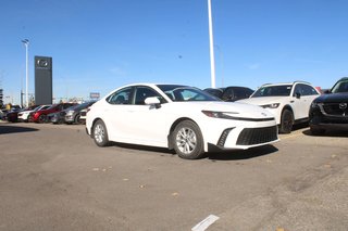 2026 Toyota Camry SE W/ HEATED SEATS / HEATED MIRRORS