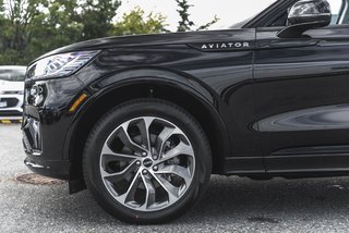 2026 Lincoln Aviator Premiere in Nanaimo, British Columbia - 4 - w320h240px