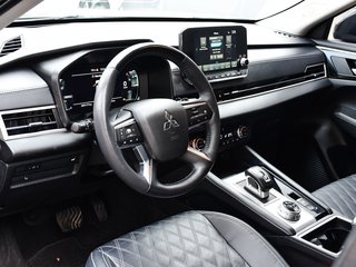 2023 Mitsubishi Outlander GT in Mississauga, Ontario - 6 - w320h240px