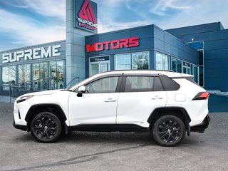 2023 Toyota RAV4 Hybrid SE in Mississauga, Ontario - 4 - w320h240px