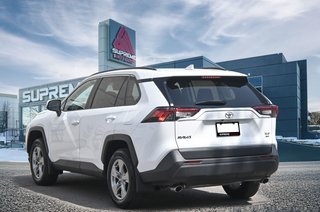 2022 Toyota RAV4 XLE AWD in Mississauga, Ontario - 6 - w320h240px