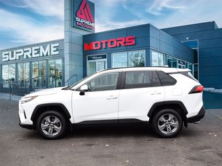 2022 Toyota RAV4 XLE in Mississauga, Ontario - 4 - w320h240px